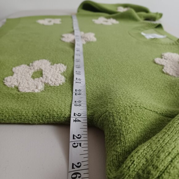 Dreamers Oversized Cropped Floral Sweater - Picture 10 of 16